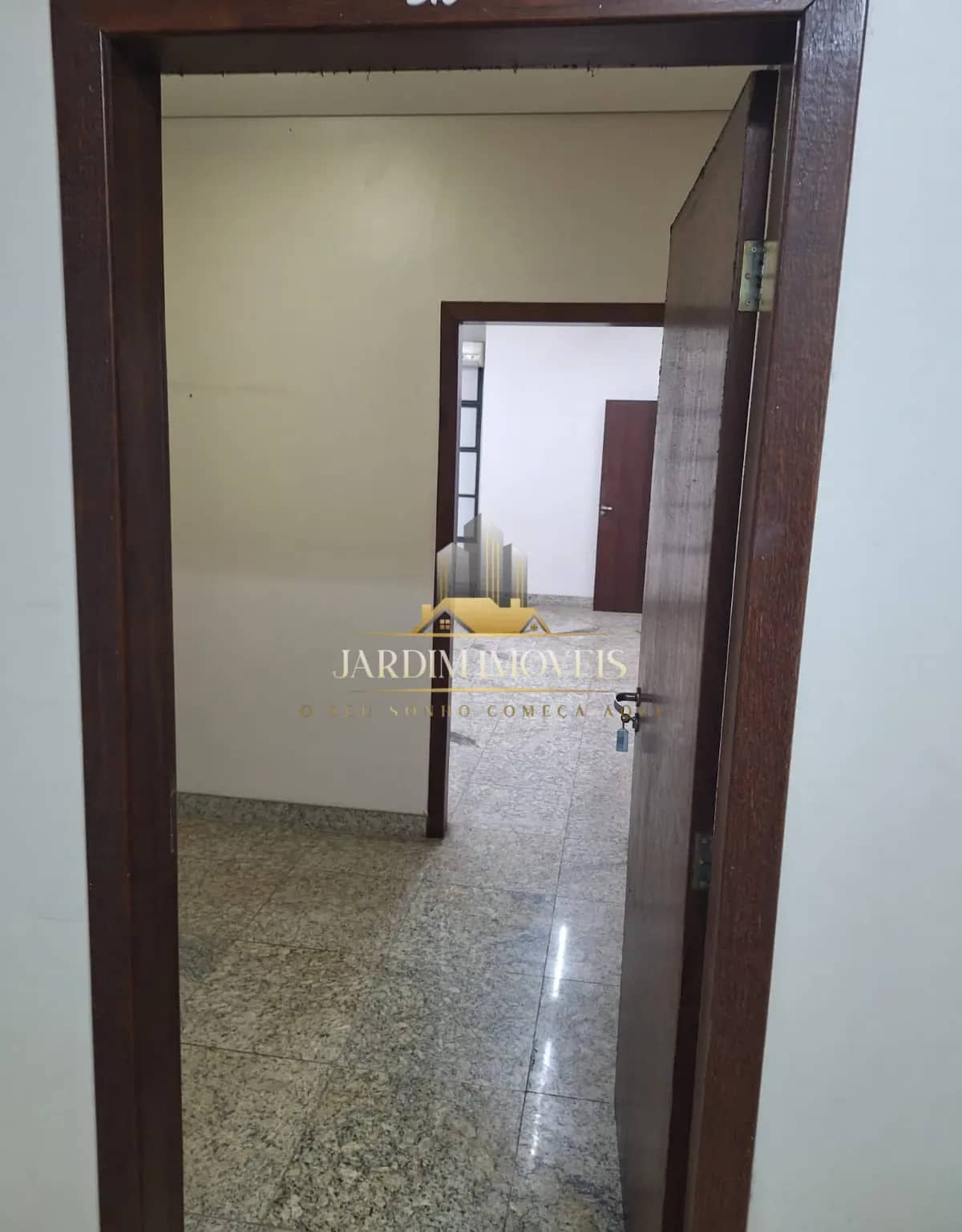 Sala à venda 43m² por R$ 68.000,00